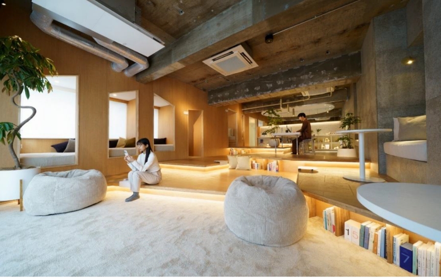 リビングラウンジ 全景